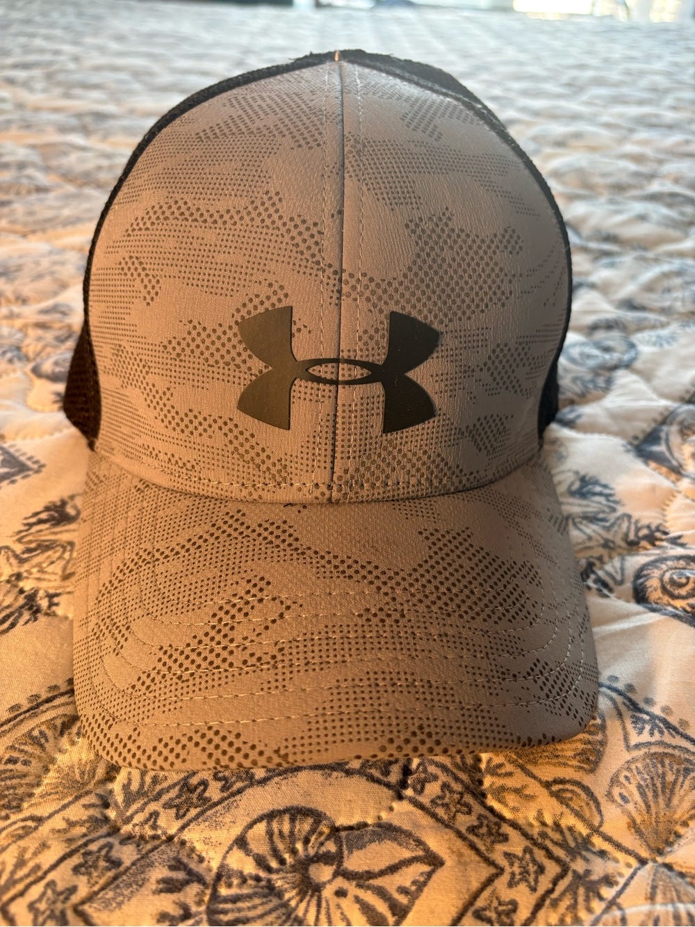 Under Armour Gray and Black Camo Mesh-Back Baseball Hat OS